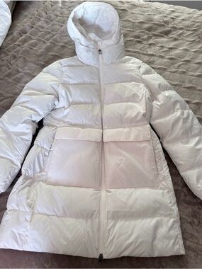 The North Face Women's White Hooded Puffer Coat
